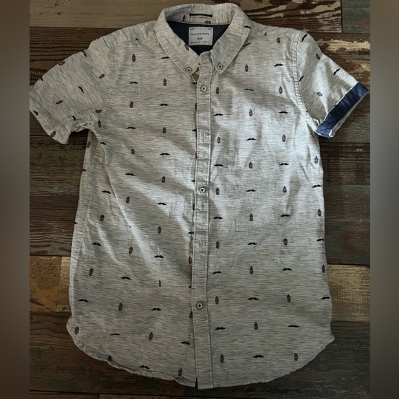 2 Boys Dress shirts - Picture 4 of 7